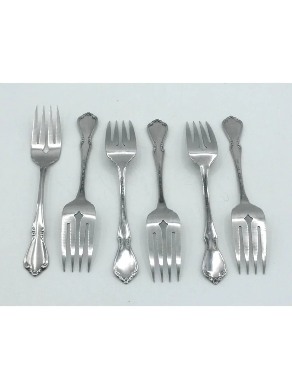 Chateau Stainless (glossy) by Oneida 6-1/8 inch Salad Forks Set of 6 OHSCHAT